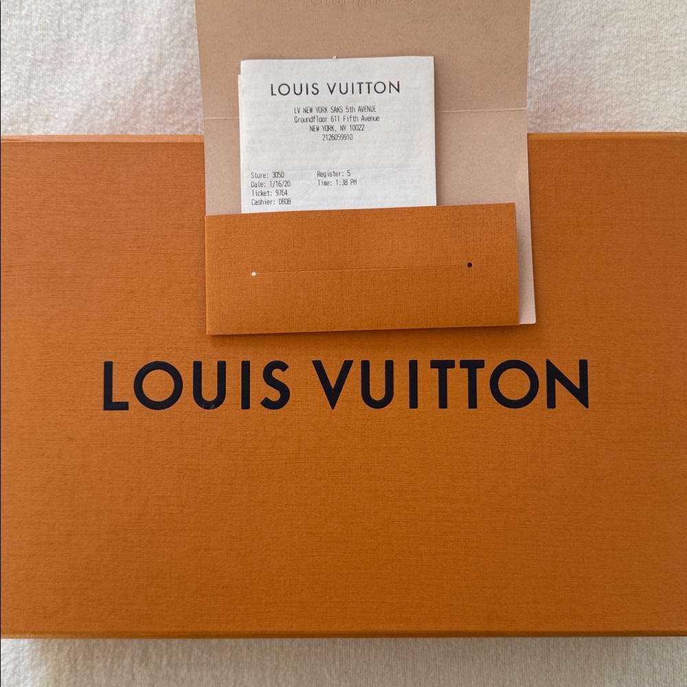 AUTHENTIC Louis Vuitton Cappuccino Monogram Scarf - Picture 8 of 8